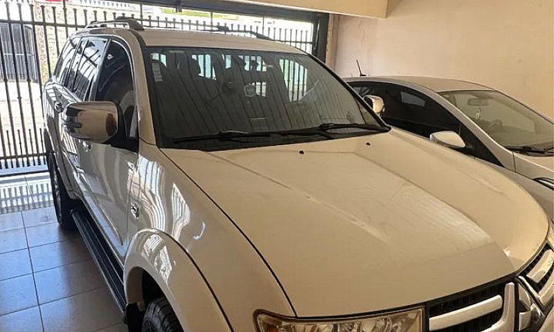 Mitsubishi Pajero Da...