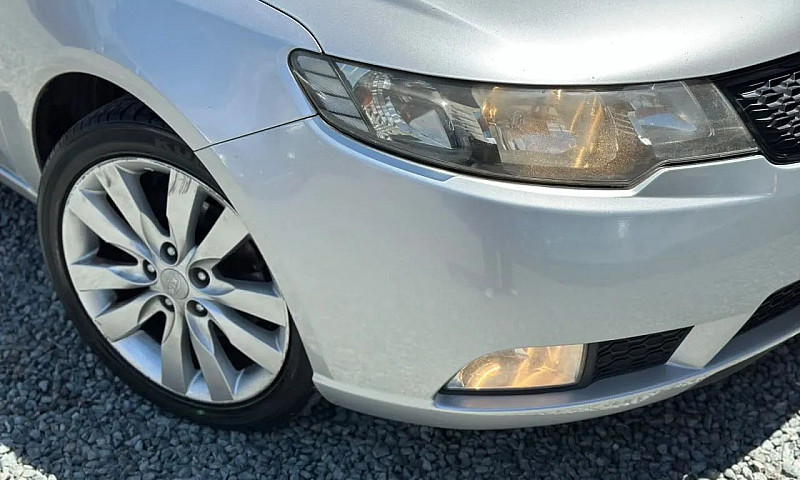 Kia Motors Cerato 1....