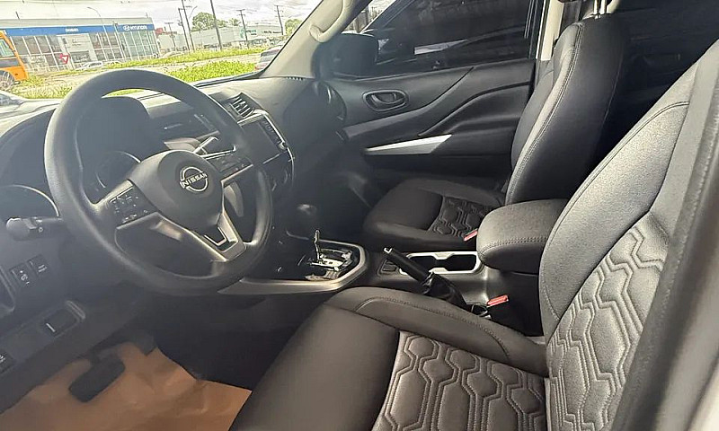 Nissan Frontier Atta...