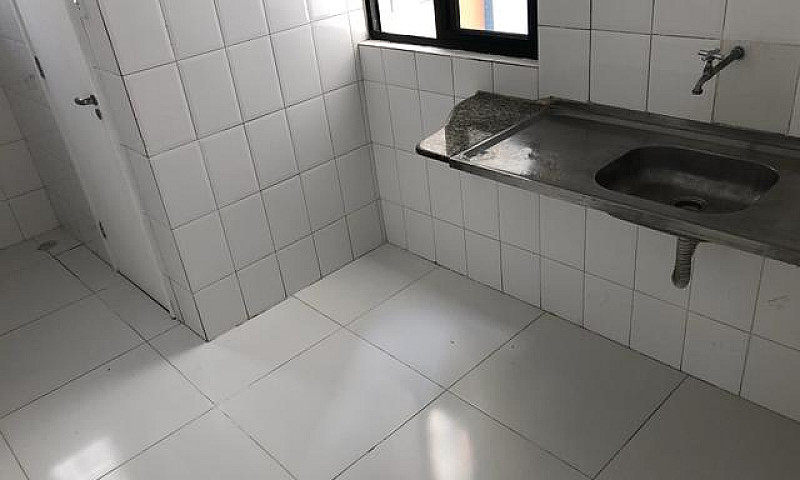 Apartamento 2/4, Pis...