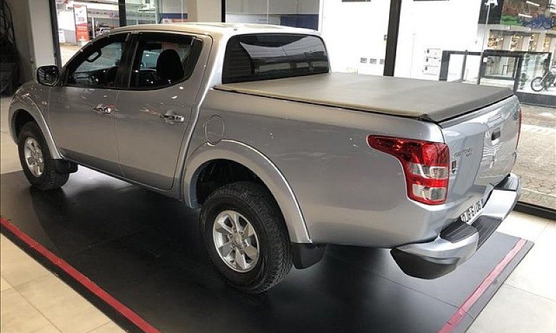 Mitsubishi L200 Trit...