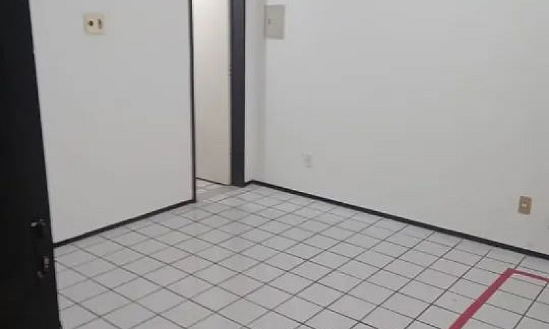 Alugo Quartos-Suítes...