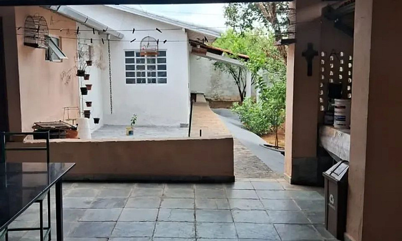 Casa Com 2 Dormitóri...