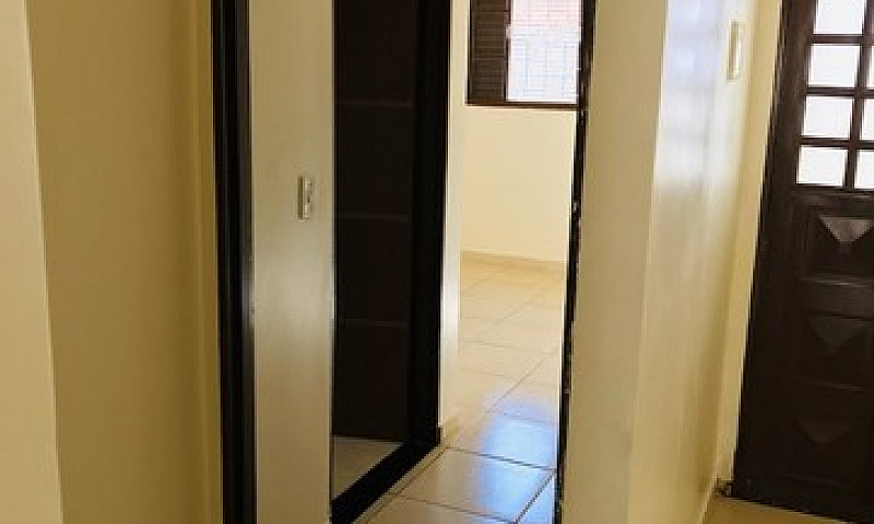 Alugo Excelente Casa...