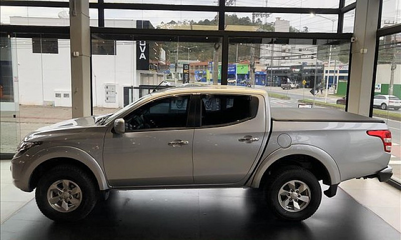 Mitsubishi L200 Trit...