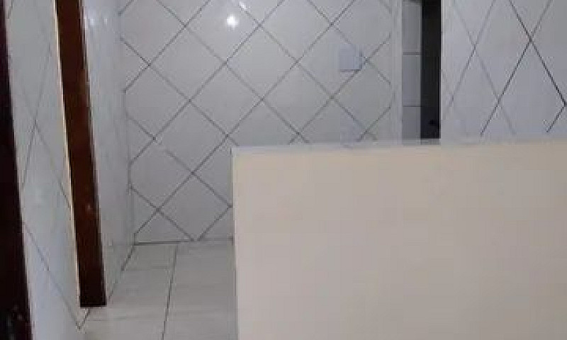 Alugo Casa De Fundo ...