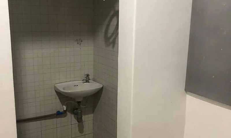 Quartinho Tipo Depen...
