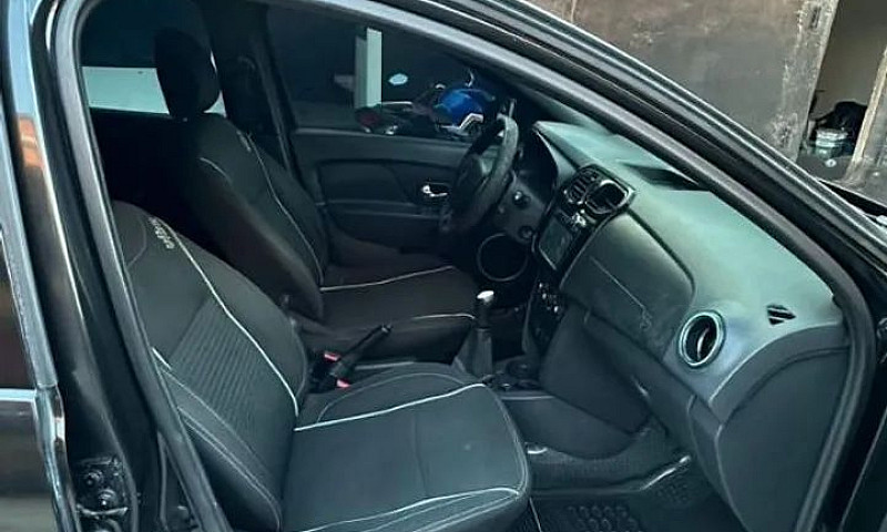 Renault Sandero Vibe...
