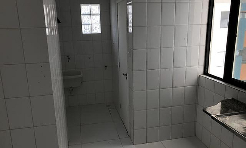 Apartamento 2/4, Pis...