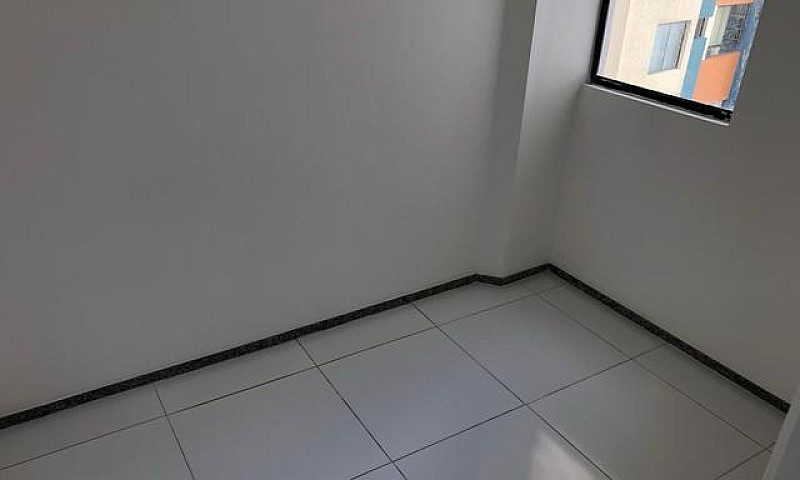Apartamento 2/4, Pis...