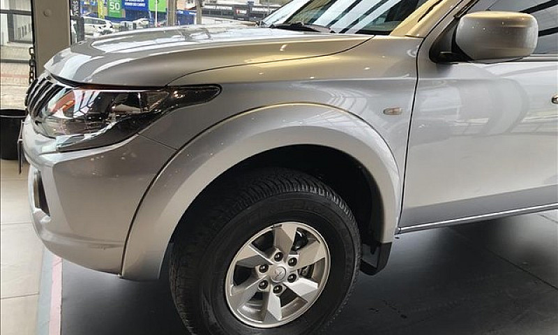 Mitsubishi L200 Trit...