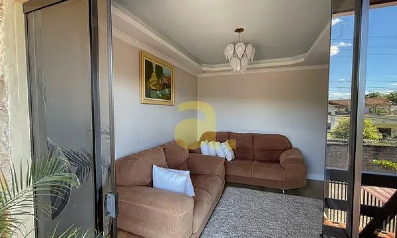 Casa Com 4 Dormitóri...