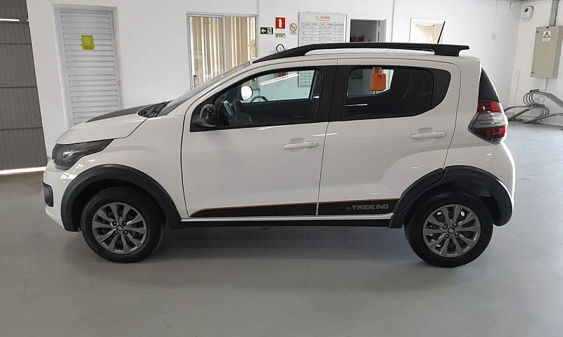 Fiat Mobi Trekking 1...