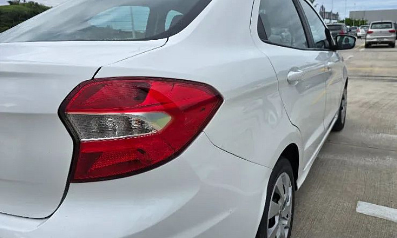 Ford Ka+ Sedan 1.5 -...