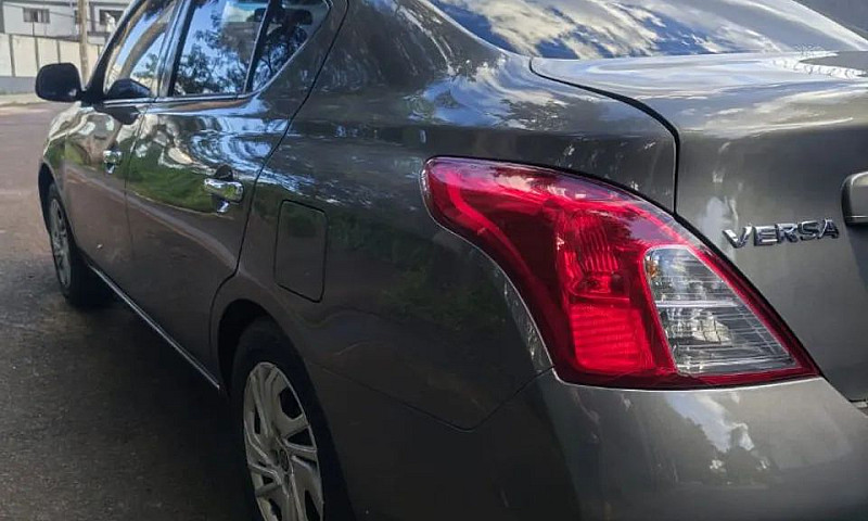 Nissan Versa Sv 1.6 ...