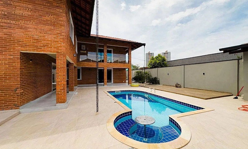 Casa Com 4 Dormitóri...