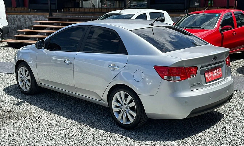 Kia Motors Cerato 1....