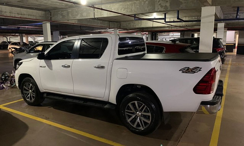 Toyota Hilux Srv Bai...