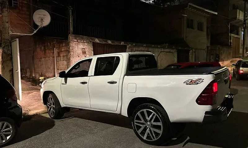 Hilux Cd 2.8 4X4 201...