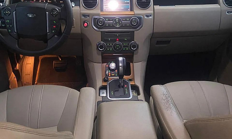 Land Rover Discovery...