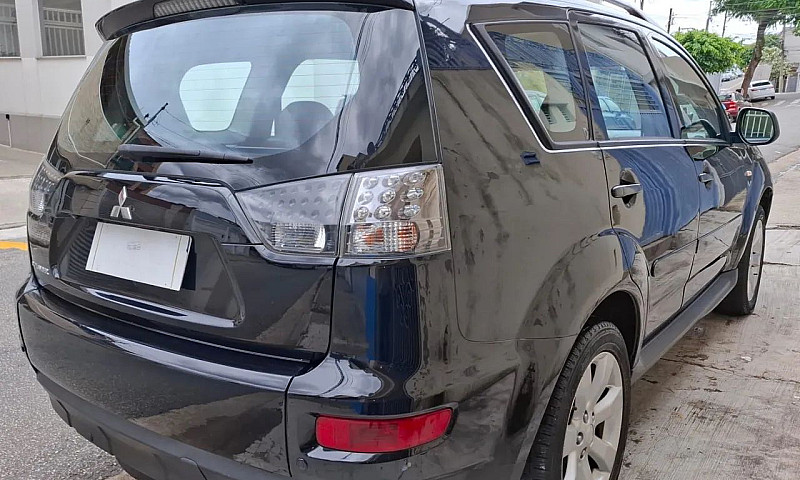Mitsubishi Outlander...