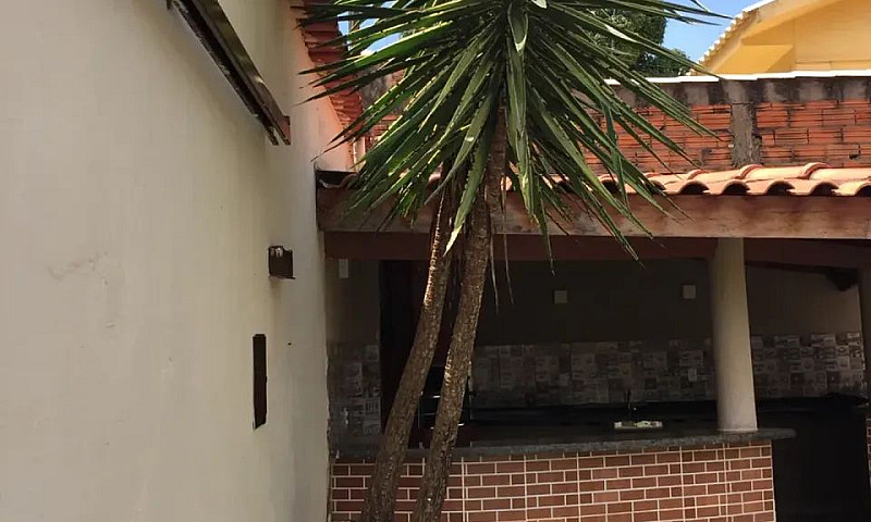 Aluga-Se Casa Térrea...