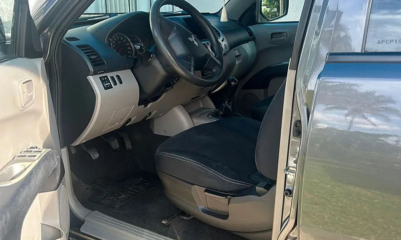 Mitsubishi L200 Trit...