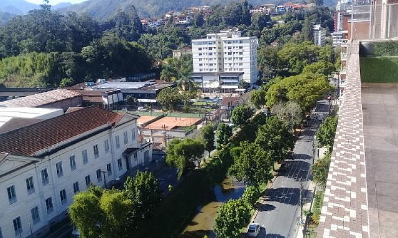 Cobertura Na Praça D...