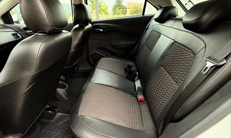 Chevrolet Onix Hatch...