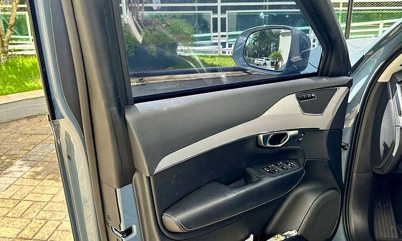 Volvo Xc 90 T-6 Mome...