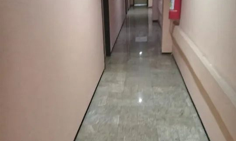 Alugo Quartos-Suítes...