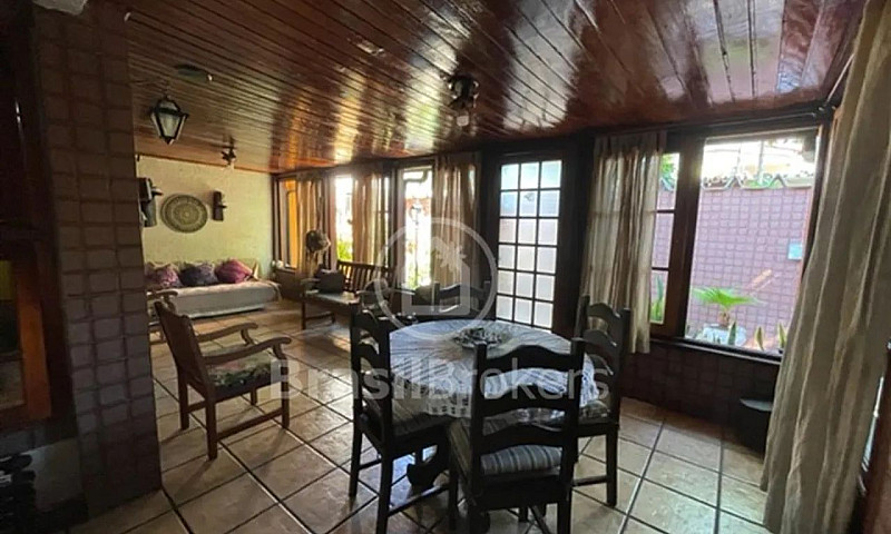 Casa Em Condomínio F...