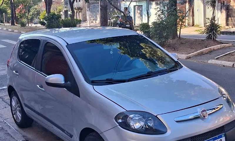Fiat Palio Essence 1...