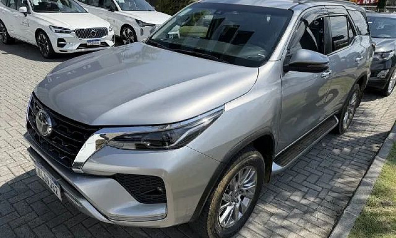 Toyota Hilux Sw4 Srx...