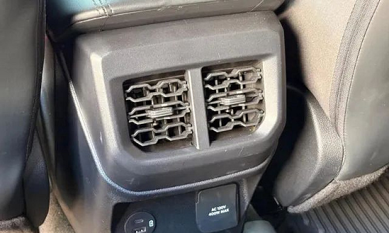 Ford Ranger Raptor 3...