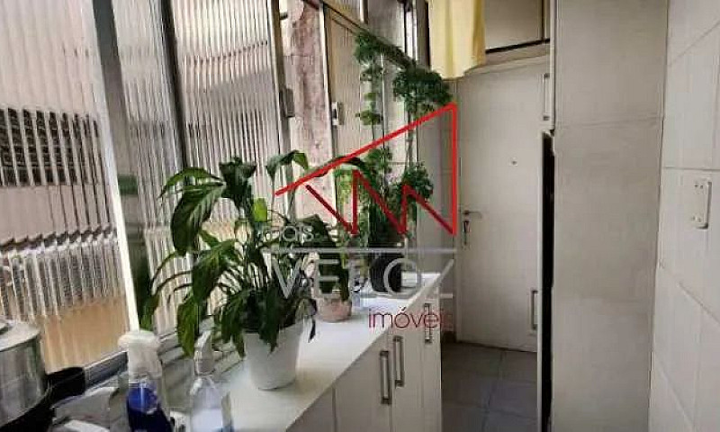 Apartamento-À Venda-...