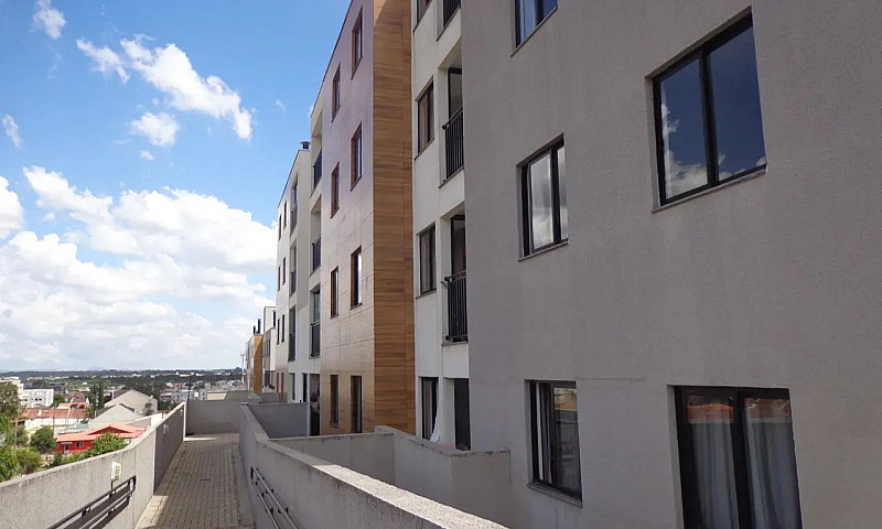 Apartamento Semimobi...