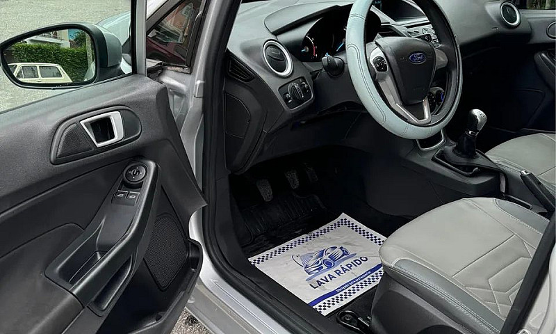 Ford Fiesta Se 1.6 1...