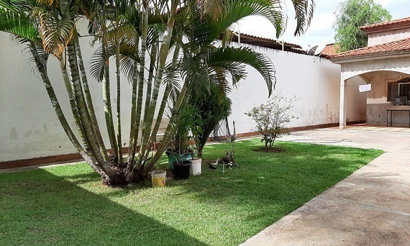Vende-Se Casa De 3 Q...