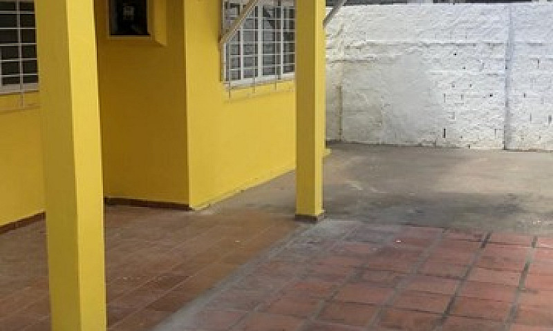 Casa Com Piscina Trê...