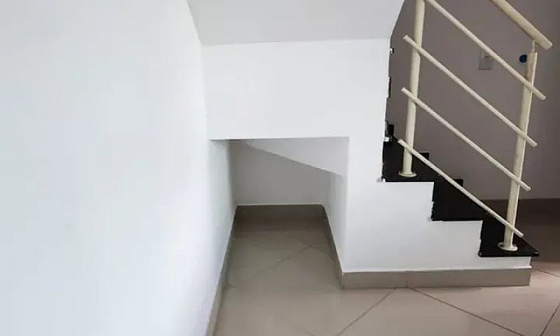 Sobrado Novo Para Lo...