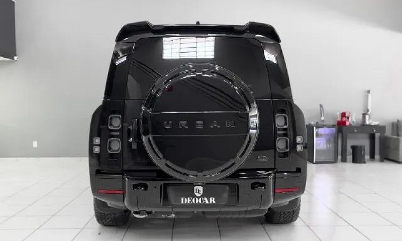 Land Rover Defender ...
