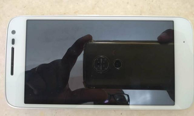 Moto G4 Play...