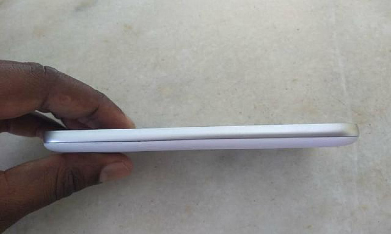 Moto G4 Play...