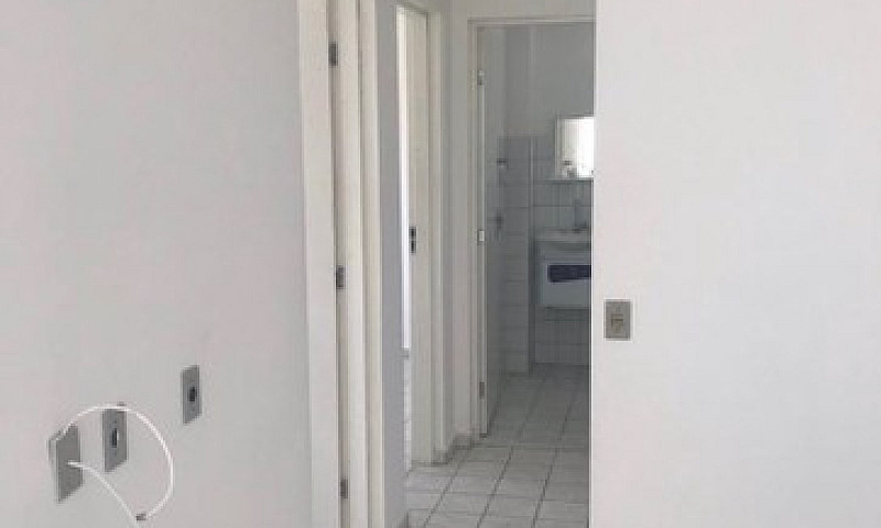 Aluga Apartamento R$...