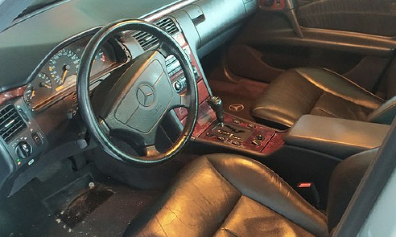 Mercedes E240 1998...