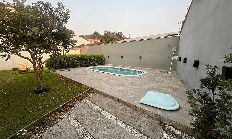 Casa Averbada Com Pi...