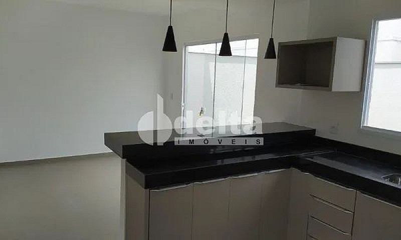 Casa Em Condomínio P...