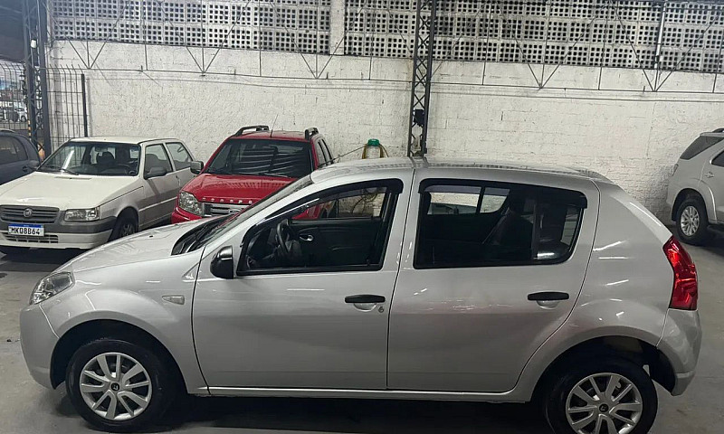 Sandero 1.0 Ano 2011...