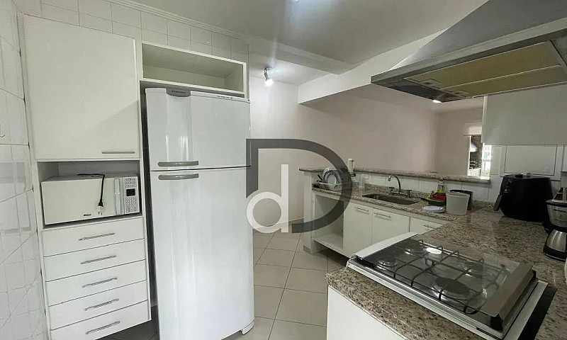 ?? Condomínio Com La...